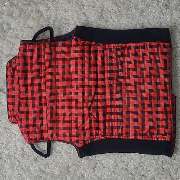 🔥 Red & Black Plaid Quilted Puffer Vest – Women’s Sm – Classic Layering Piece - Picture 10 of 13